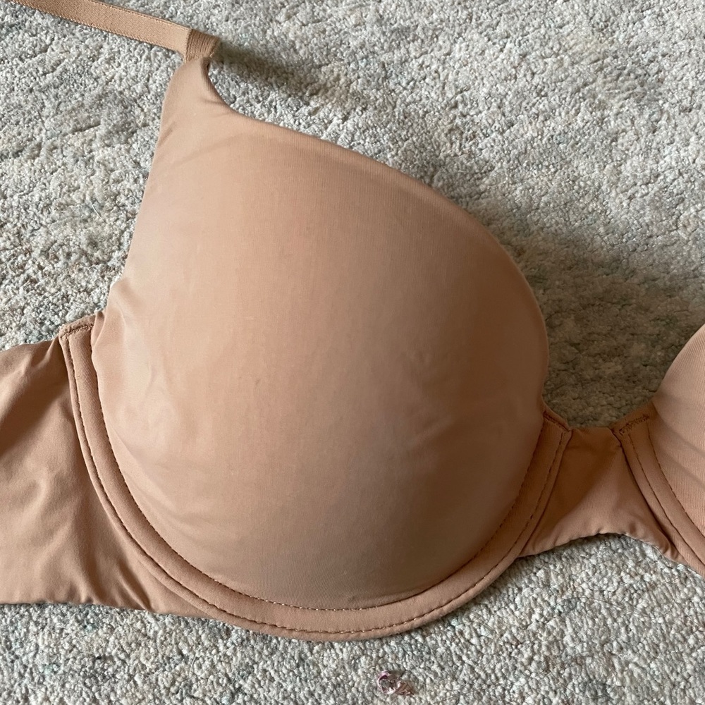 Victoria secret t shirt bra in size 32C
